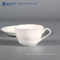 Plain forma de la flor blanca de cerámica fina Copa de café de diseño único y platillo conjunto de China